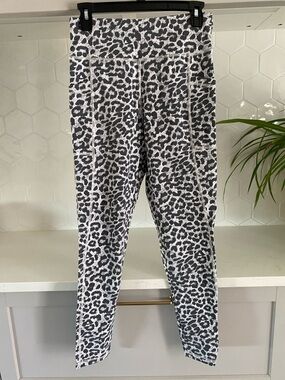 Michelle Mae Black & White Leopard-Print High-Waist Leggings